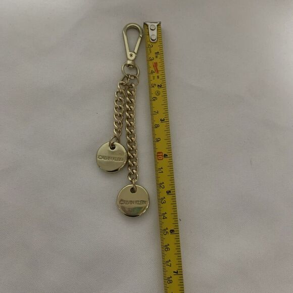 CALVIN KLEIN Goldtone Metal Logo Charms on Chain Purse Clip.  E 404 - Picture 5 of 7